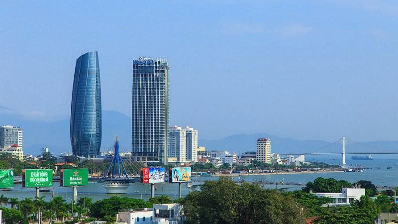 Trung tâm hành chính Đà Nẵng bên bờ đông sông Hàn